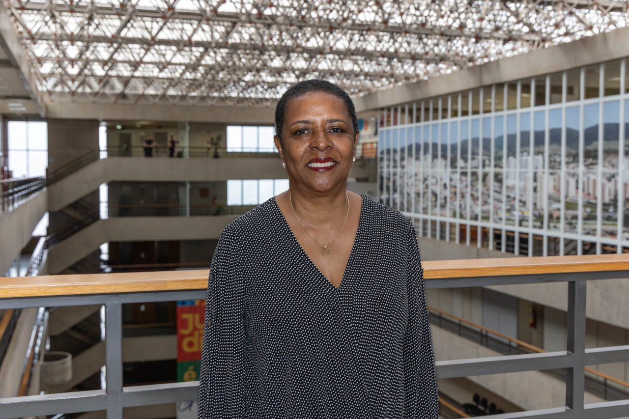 Foto da Assessora Maria Aparecida Carlos